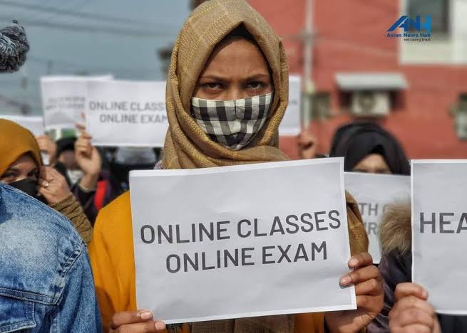मांग: ऑनलाइन क्लास और परीक्षाओं की मांग